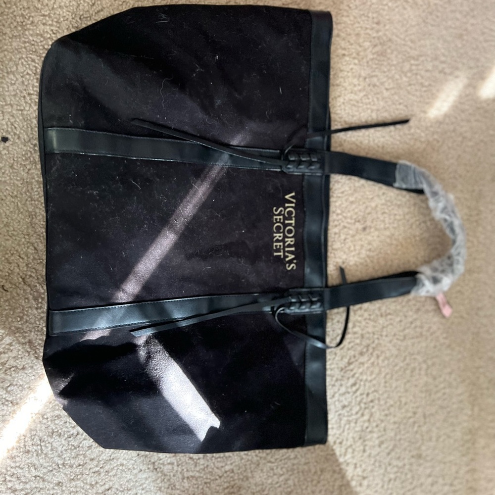 NWT Victoria secret black weekend bag over night bag gym bag travel bag